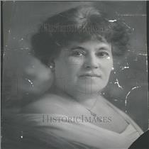 1918 Press Photo Mrs Emma Marker Music Dance Red Star