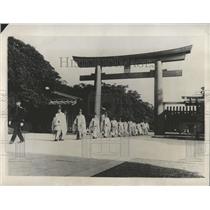 1932 Press Photo Shinto Priests At Meiji Shrine