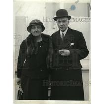 1933 Press Photo Arthur C. Hardy & Wife Aboard S.S. Olympic in New York City