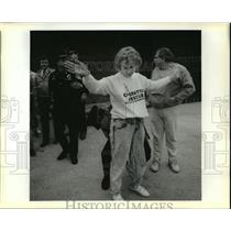 1989 Press Photo New Orleans - Female Arrested at Abortion Protest in Metairie