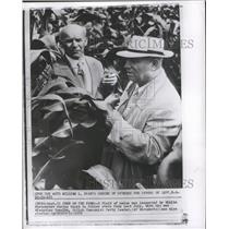 1912 Press Photo Nikita Khrushchev and Wladyslaw Gomulk Inspect Field of Maize