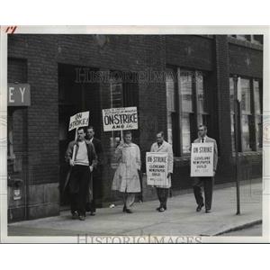 1999 Press Photo Cleveland Newspaper Guild on strike - cvb20007