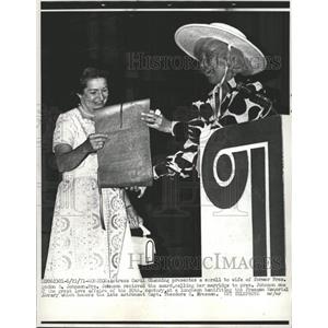 1971 Press Photo Actress Carol Channing, Mrs. Johnson - RRW48405