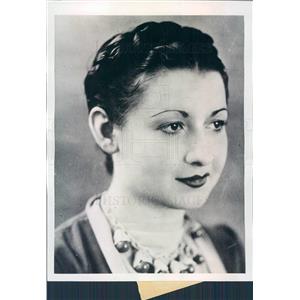 1941 Press Photo El Salvador Goodwill Ambassador Ethel Canessa - ner4605