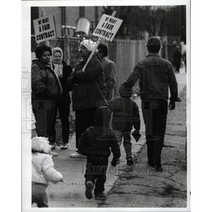 1987 Press Photo River Rouge Teacher Strike - RRW94829