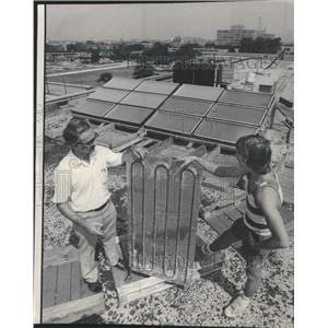 1975 Press Photo A Rooftop Solar Energy Collector - RRW48643
