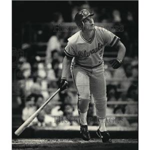 1987 Press Photo Brewers' baseball's Greg Brock has record breaking streak