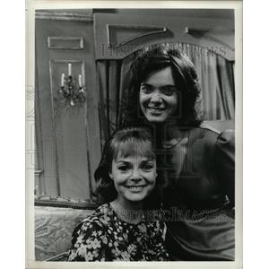 1972 Press Photo June Lockhart American Actress Family - RRW18031