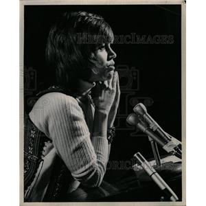 1975 Press Photo Actress Fonda Behind Microphones - RRW20799