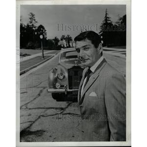 1964 Press Photo Actor Gene Barry - RRW26461