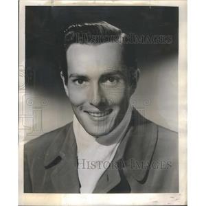 1948 Press Photo Hurd Hatfield American Actor On Approval