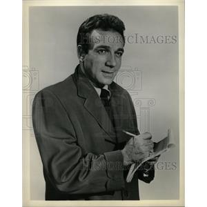 1959 Press Photo Dane Clark American Film Job Average - RRW21029