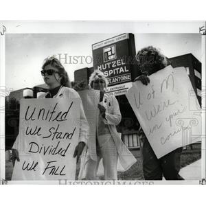 1989 Press Photo Strikes Nurses Sympathy Protest Hutzel - RRW86845