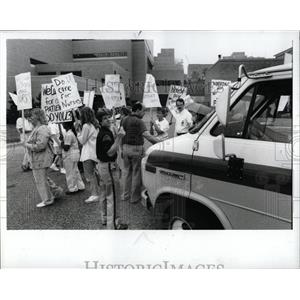 1989 Press Photo Strike Nurses Action Mass Labour Force - RRW86843