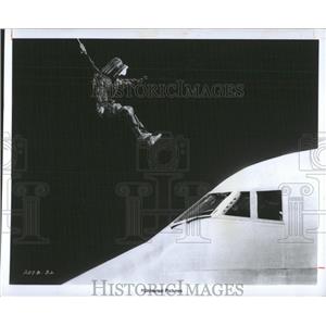 1974 Press Photo Airport 1975 Film Airplane Jump Scene