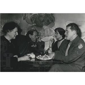 1953 Press Photo Gabrielle Dorziat, Fernand Ledoux, Barbara Laage, Kirk Douglas