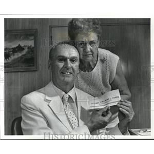 1987 Press Photo Walter and Helen Frey WIth Delata Airline Ticket