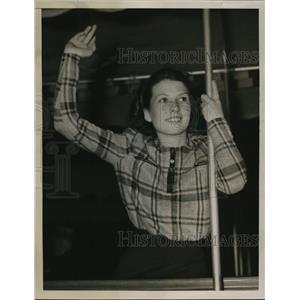 1938 Press Photo Actress Joan MacGuire - nee10144