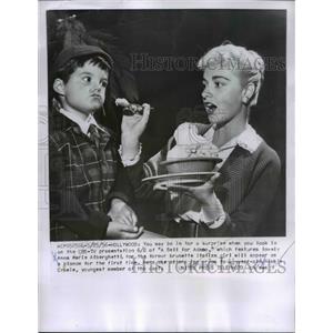 1956 Press Photo Anna Marie Alberghetti, Richie Cromie in A Bell for Adano