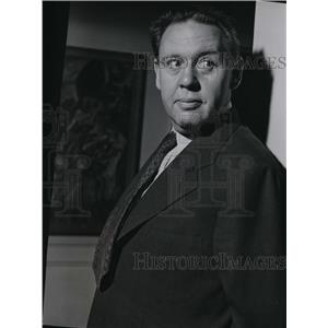 1941 Press Photo Charles Laughton in Three Ring Time