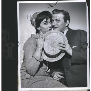 1957 Press Photo Musical Newman Actress Singer Award