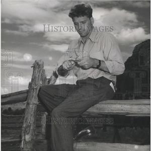 1946 Press Photo Hollywood star, Burt Lancaster on set of new film "Desert Town"