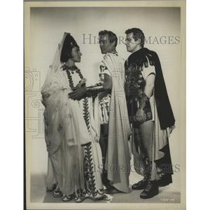 1961 Press Photo King of Kings stars Viveca Lindfors, Hurd Hatfield, R Randell
