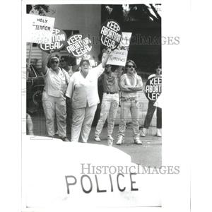 Press Photo Demonstrators Abortion Police