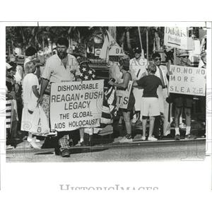 1988 Press Photo Boca Raton Florida Demonstrations