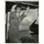 1942 Press Photo Airplane Mechanic Sgt. Leonard Shiavone at Foster Field Texas