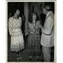 1978 Press Photo Actress Harris Speaking With People - RRW18559
