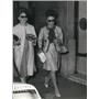 1962 Press Photo Actress Joan Collins and a friend - KSB41677