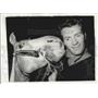 1958 Press Photo Hugh O'Brian and "Goldie" in London