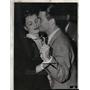 1937 Press Photo Actor Tom Brown With Wife Draper