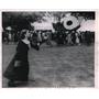 1949 Press Photo Actress Daphne Anderson Chases Hat at Theatrical Garden Party