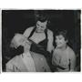 1953 Press Photo  Actor Harry Green with  Valerie Pertwee & Bunty Rogers