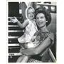 1961 Press Photo Actress  Julia Meade  and daughter Caroline