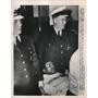 1952 Press Photo Police with Robert M Jones in straight jacket tried to end life