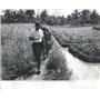1967 Press Photo Binh Duong Aid Province Phil Carolin