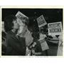 1989 Press Photo Women's Lives Rally Faye Wattleton kisses baby Allison Mandel