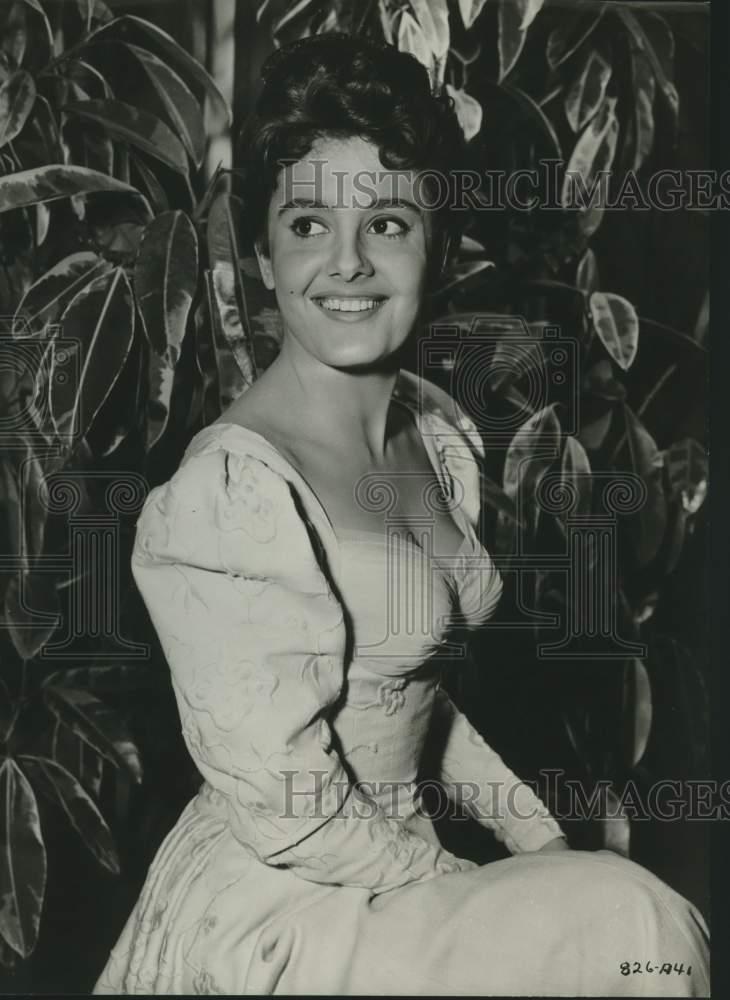 1951 PRESS PHOTO Italian actress Rossana Podesta stars in 